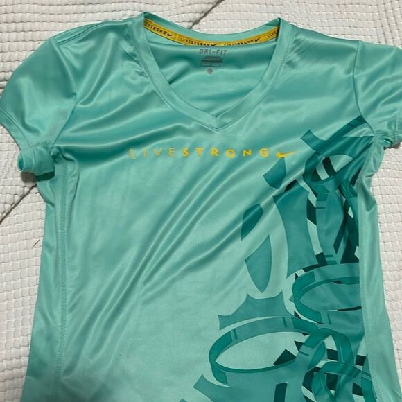 NWOT- Nike- M. Dri Fit Livestrong Top - Picture 3 of 6